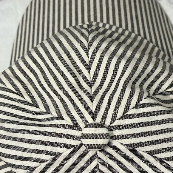 LELE SADOUGHI NWT AUTHENTIC JET SEERSUCKER BOW EMBELLISHED BASEBALL CAP main image 11